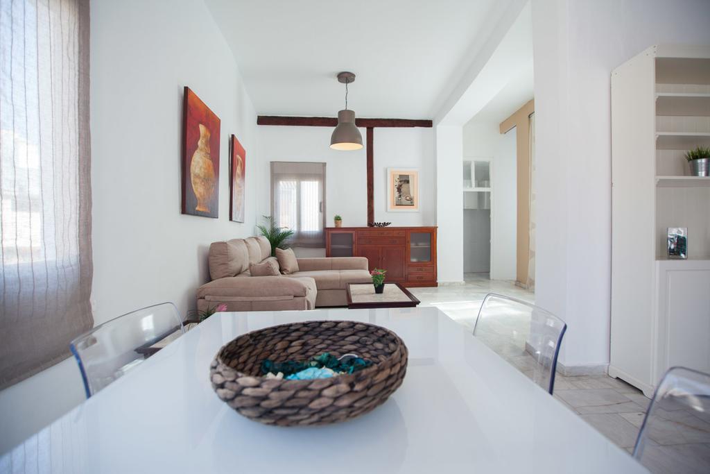 Apartamentos Catedral Малага Номер фото