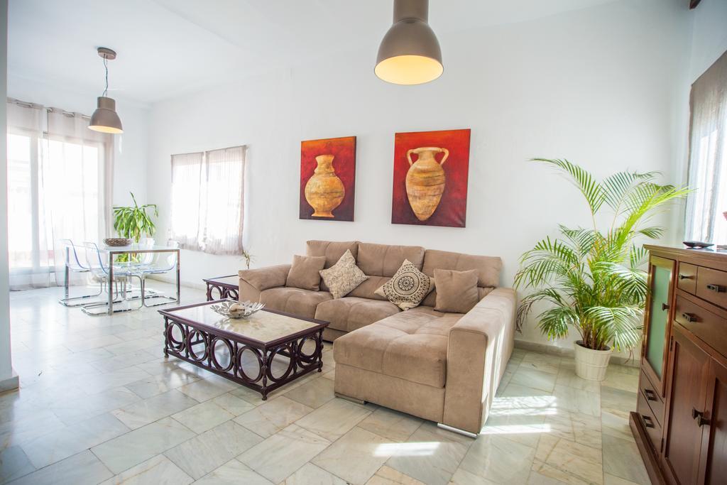 Apartamentos Catedral Малага Екстер'єр фото