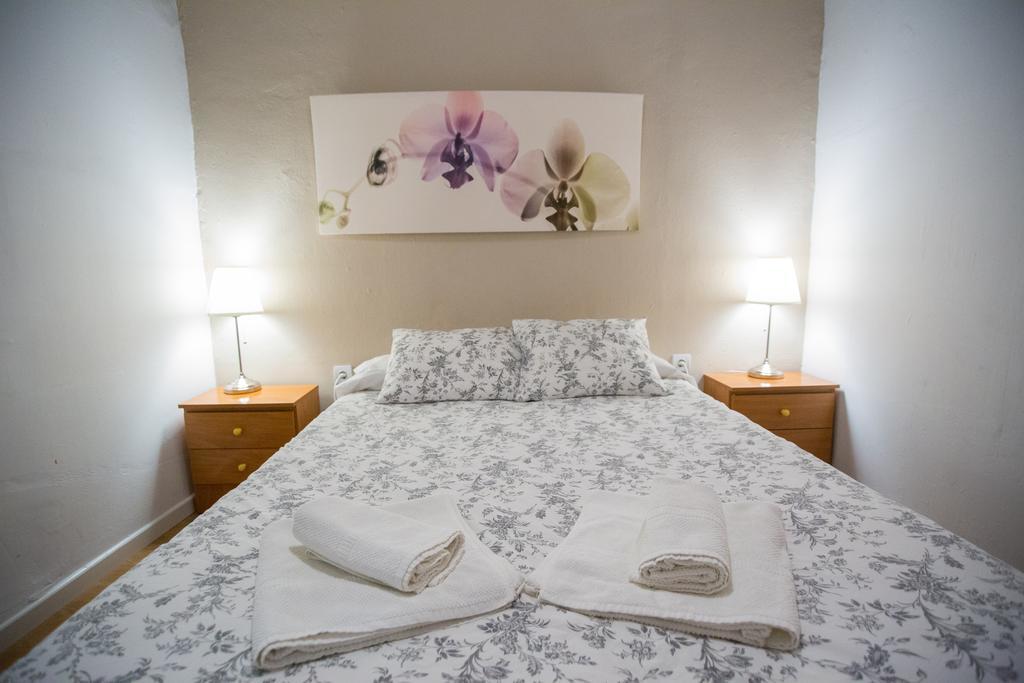Apartamentos Catedral Малага Екстер'єр фото