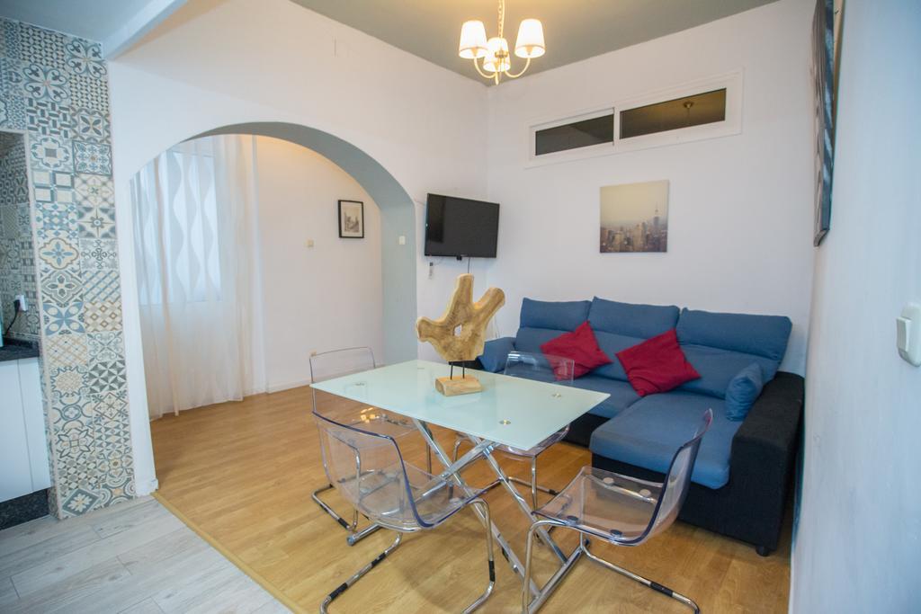 Apartamentos Catedral Малага Екстер'єр фото