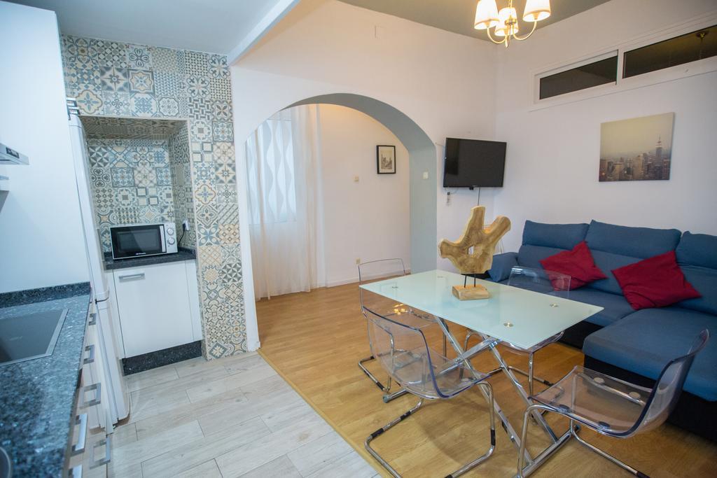 Apartamentos Catedral Малага Екстер'єр фото