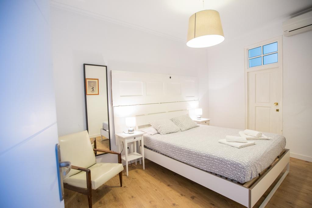 Apartamentos Catedral Малага Екстер'єр фото