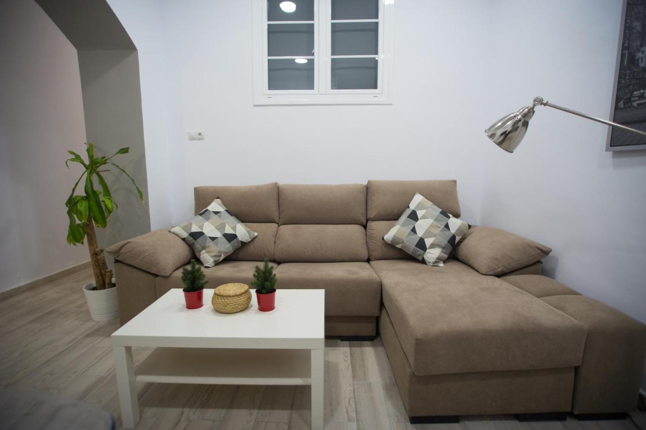 Apartamentos Catedral Малага Екстер'єр фото