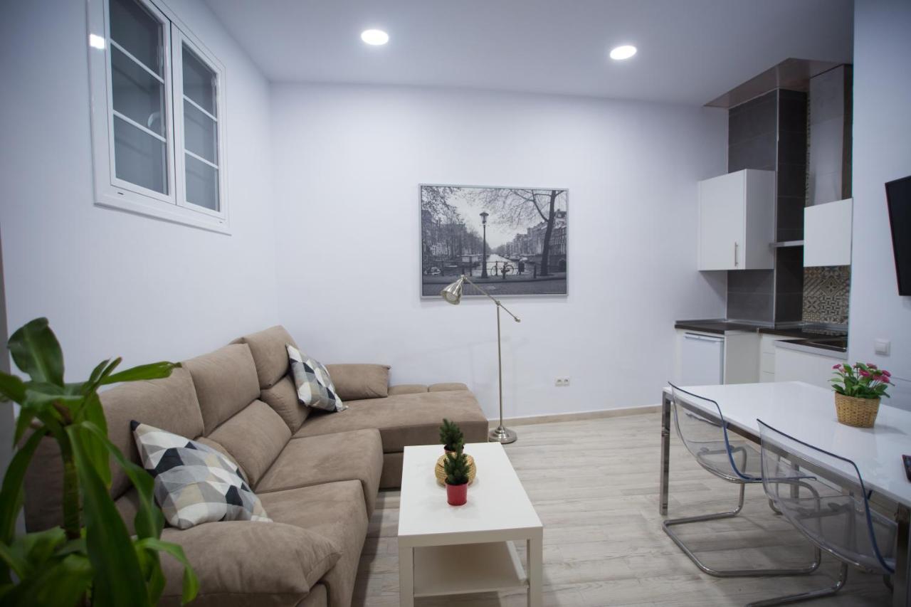 Apartamentos Catedral Малага Екстер'єр фото