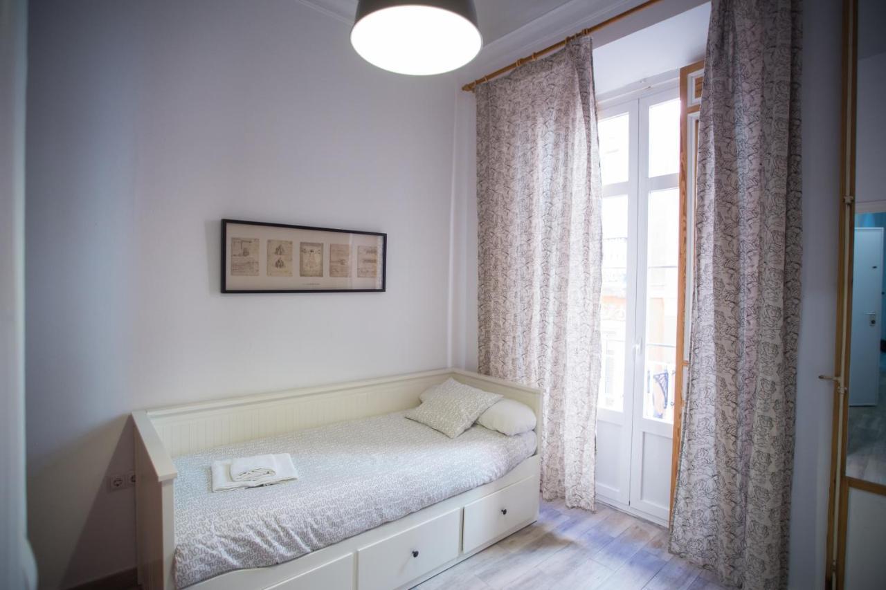 Apartamentos Catedral Малага Екстер'єр фото