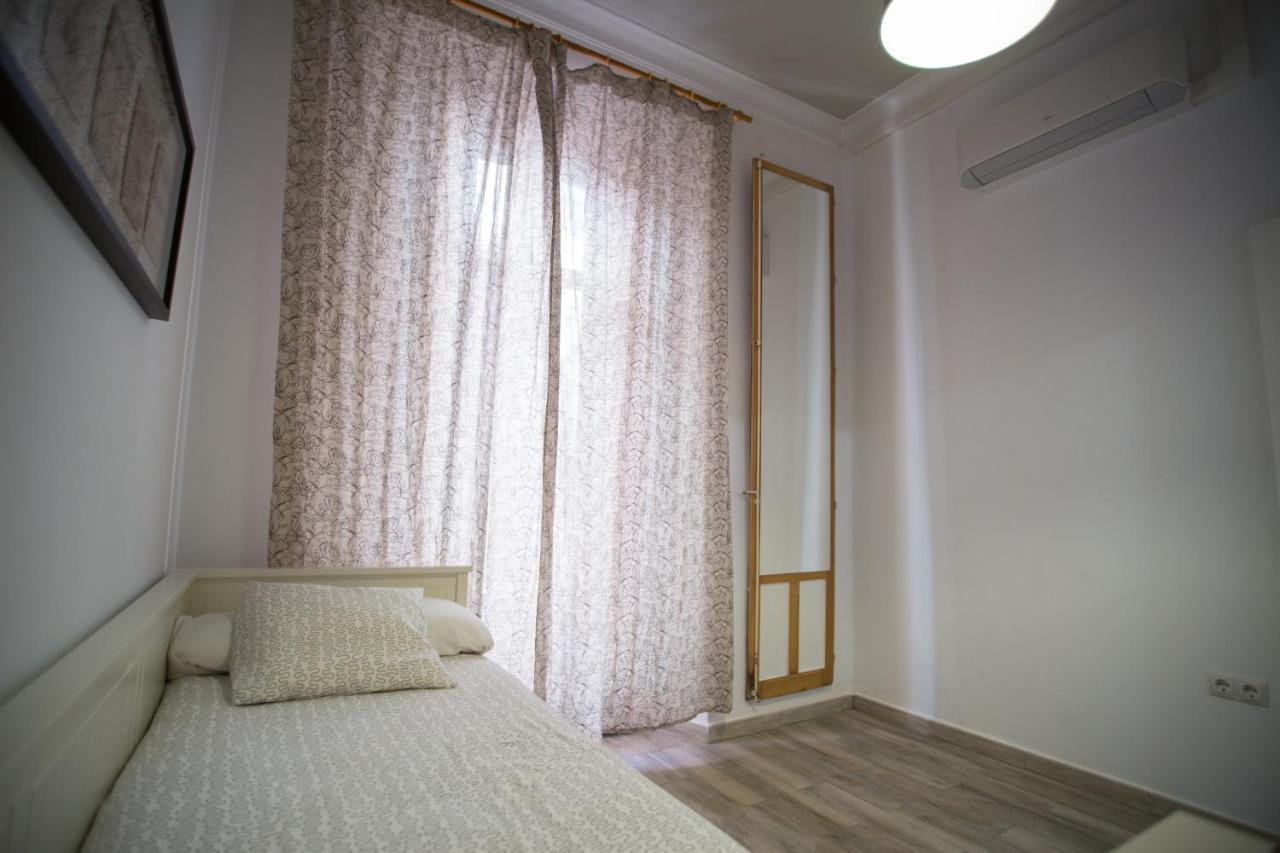 Apartamentos Catedral Малага Екстер'єр фото