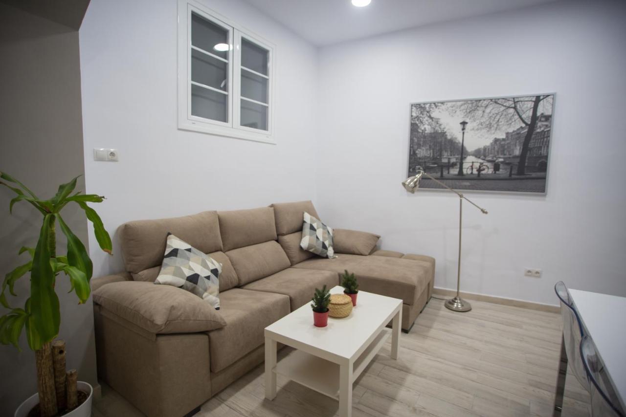 Apartamentos Catedral Малага Екстер'єр фото