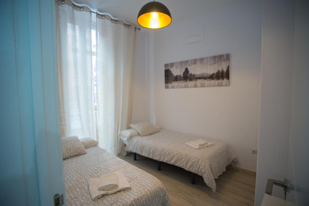 Apartamentos Catedral Малага Екстер'єр фото